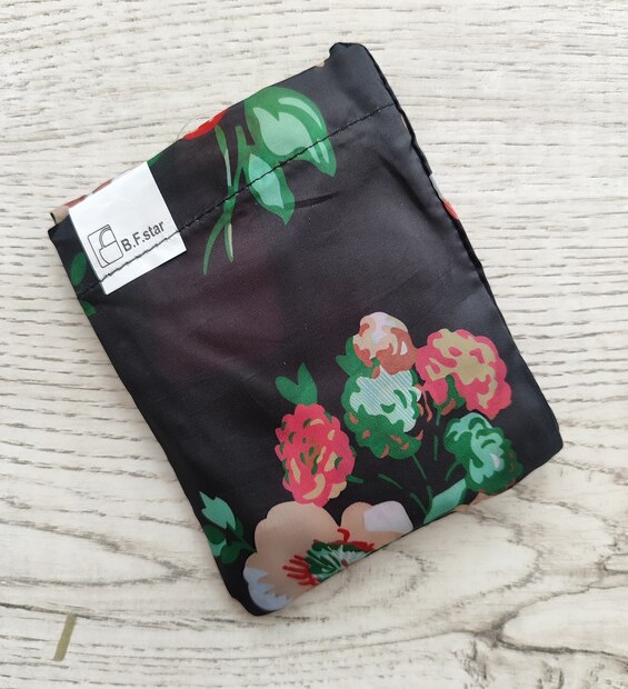 Bolsa Plegable Mediana Flores con Negro