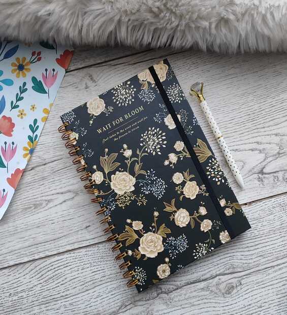 Cuaderno Argollado Grande Flores Beige